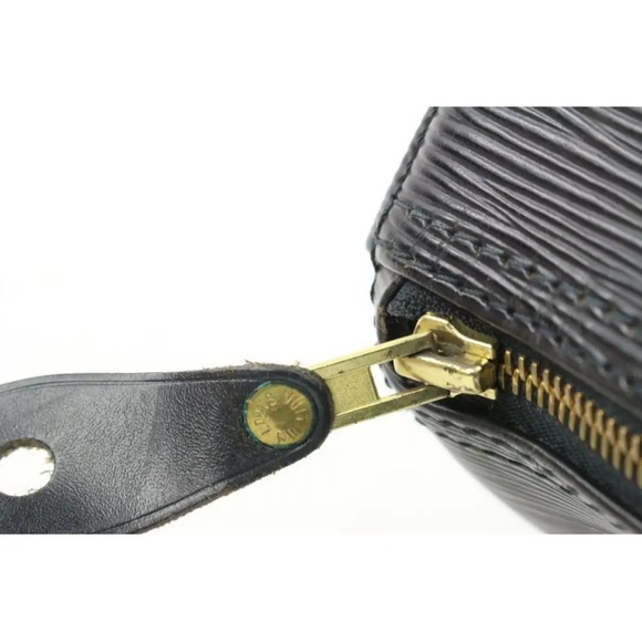 Louis Vuitton Black Epi Leather Noir Speedy 25 Boston Bag - Picture 3 of 14